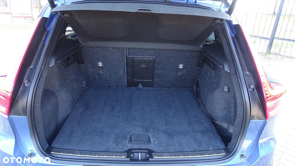 Volvo XC 40 D3 Momentum - 9