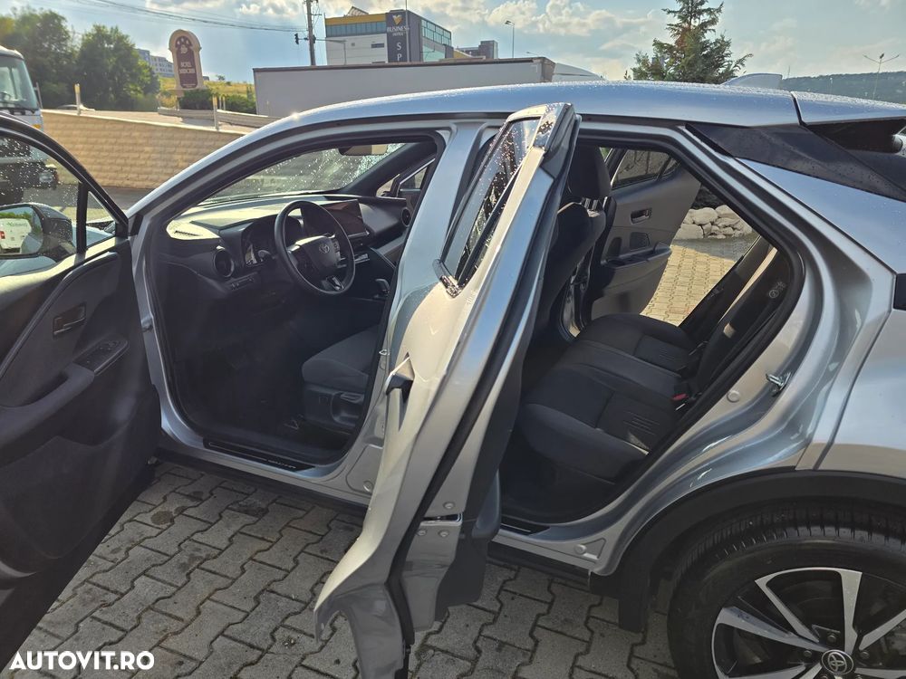 Toyota C-HR 2.0 HEV 197 CP 4x2 CVT Dynamic - 11