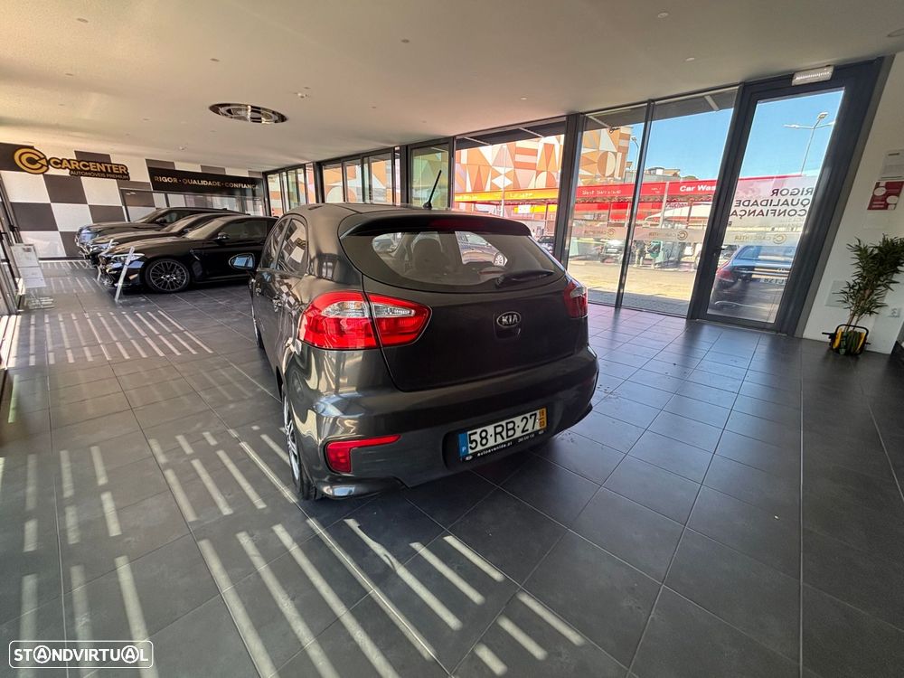 Kia Rio 1.1 CRDi EX ISG - 12