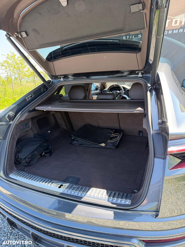 Lamborghini URUS Standard - 12