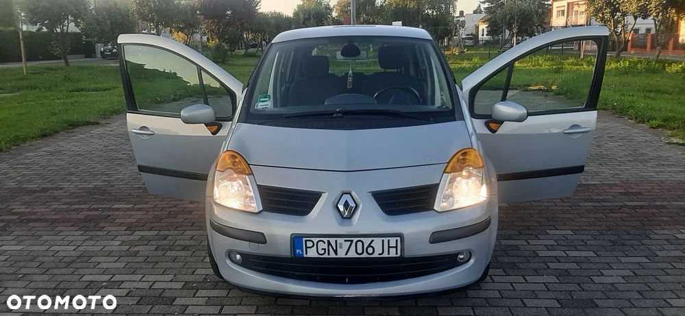 Renault Modus 1.6 16V Privilege - 10