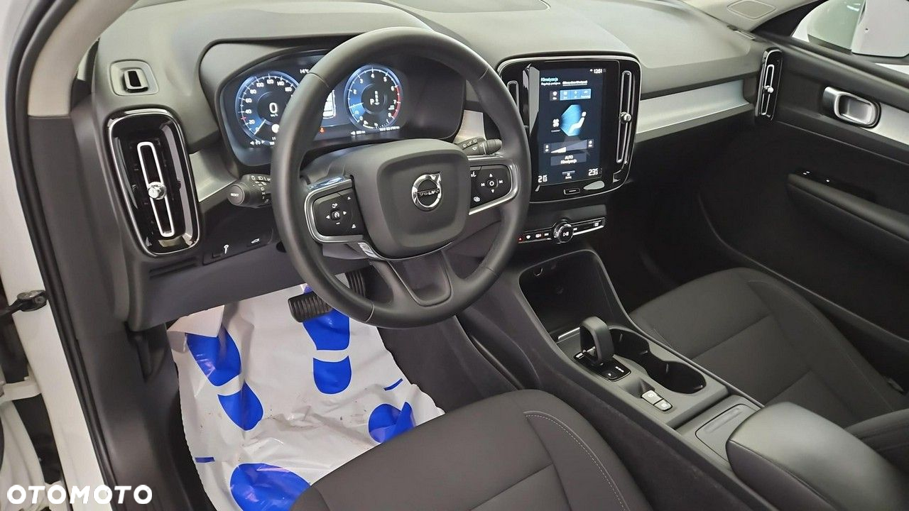 Volvo XC 40 T3 Momentum Pro - 9