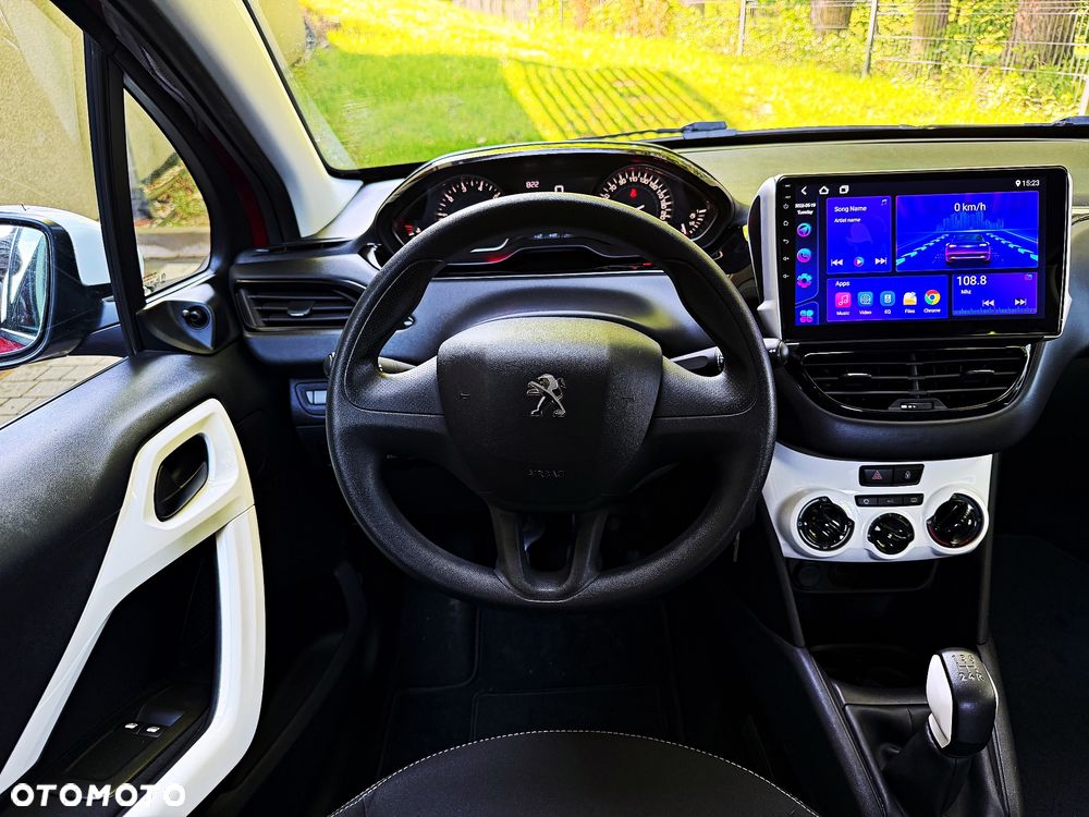 Peugeot 208 PureTech 82 Urban Move - 29