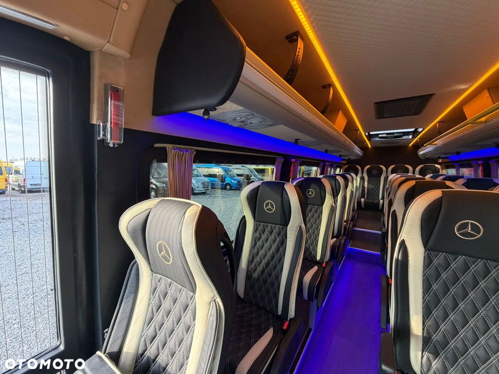 Mercedes-Benz Sprinter 519 - 23