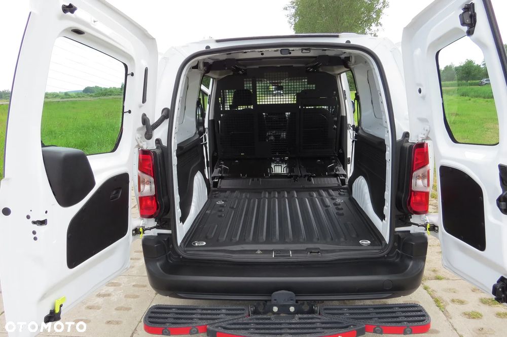 Toyota Proace City 1.2 D-4t 130km A/t Long Brygadówka - 29