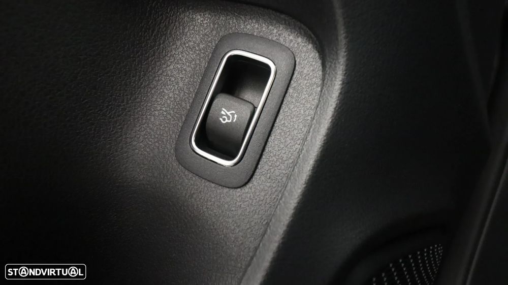 Mercedes-Benz A 180 Limousine d AMG Line Aut. - 24