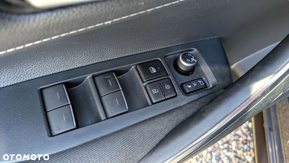 Toyota Corolla 1.8 Hybrid Comfort - 22