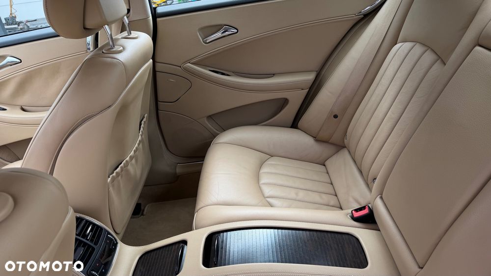 Mercedes-Benz CLS - 26