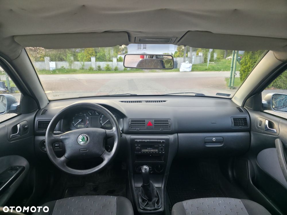 Skoda Octavia 1.6 Combi - 6