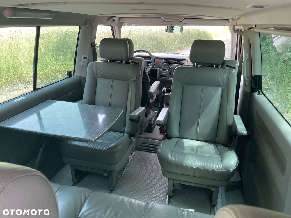 Volkswagen Multivan - 18
