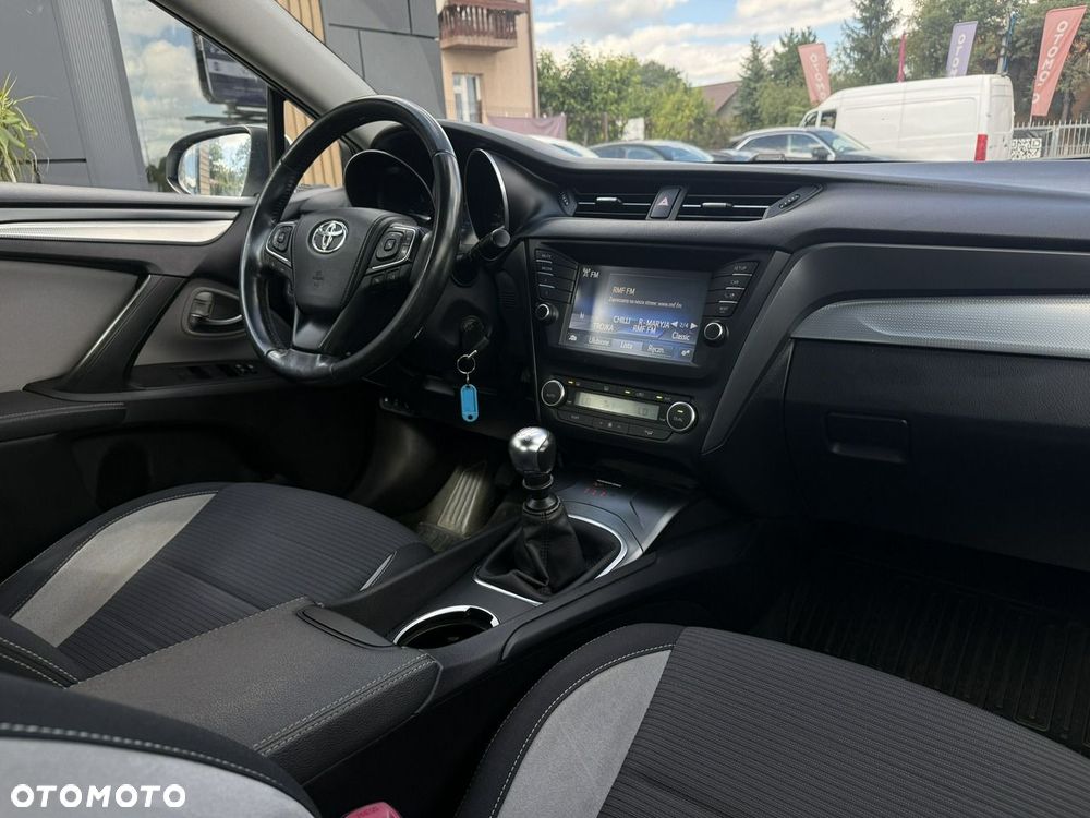 Toyota Avensis - 13