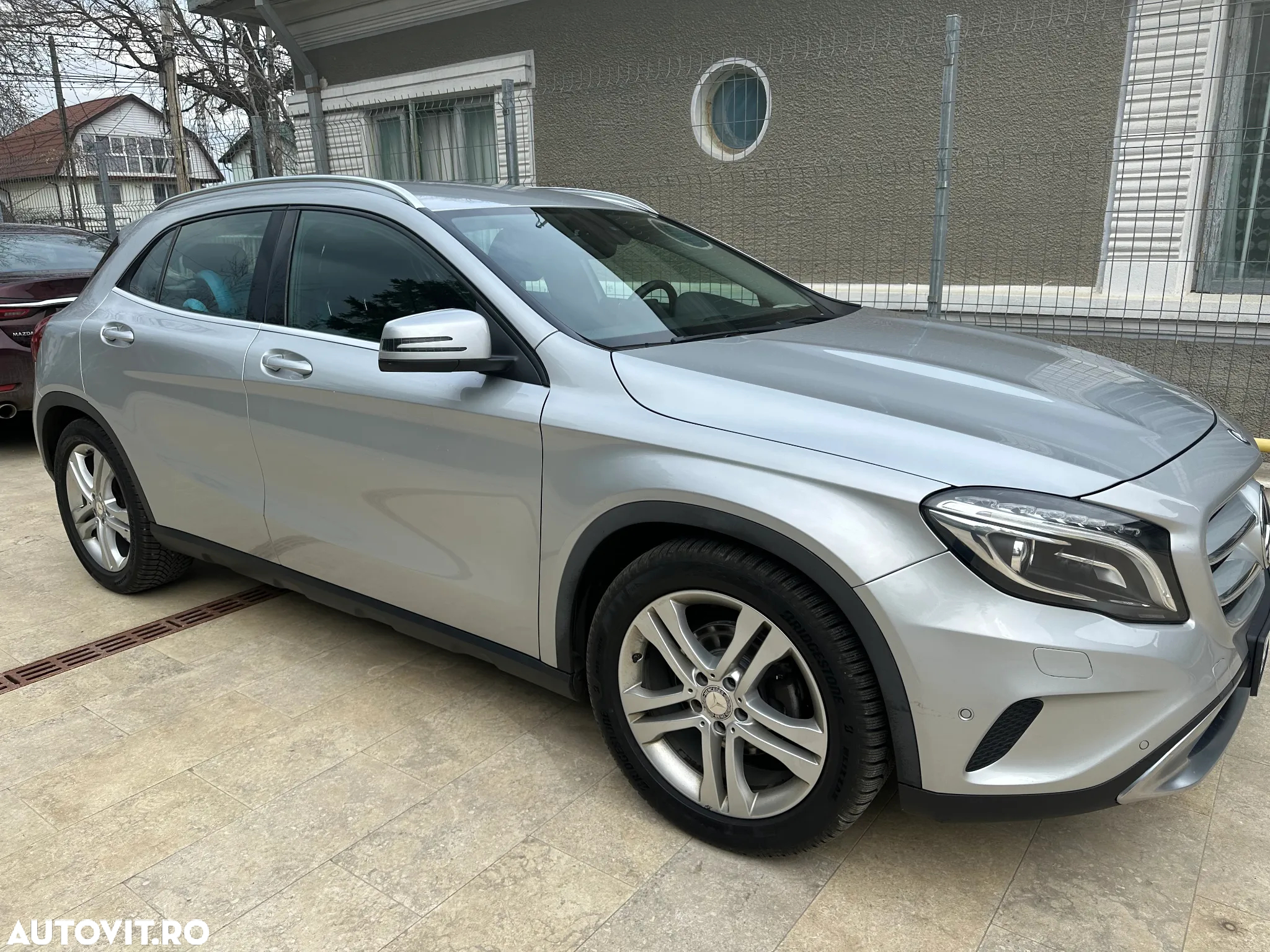 Mercedes-Benz GLA 180 - 2