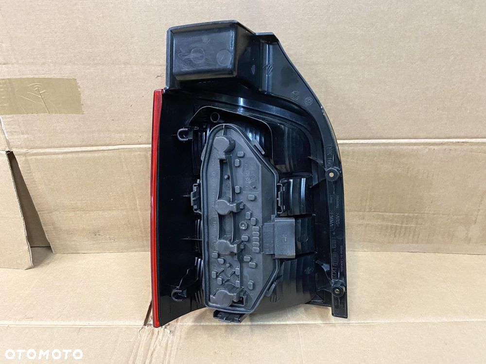 VW TRANSPORTER T5 03- LAMPA TYLNA PRAWA DO WERSJI Z KLAPĄ ORYGINALNA - 4