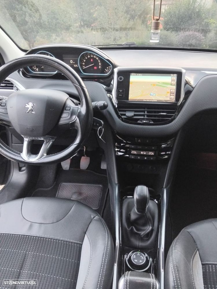 Peugeot 2008 1.6 e-HDi Allure - 12