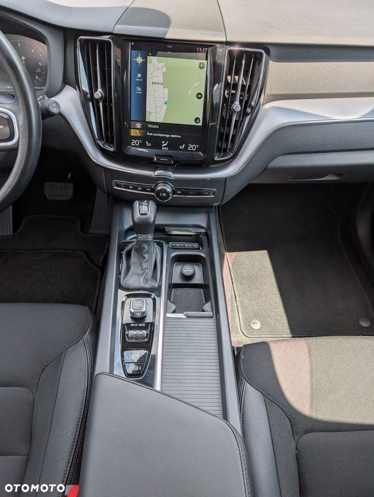 Volvo XC 60 D4 AWD Momentum - 23