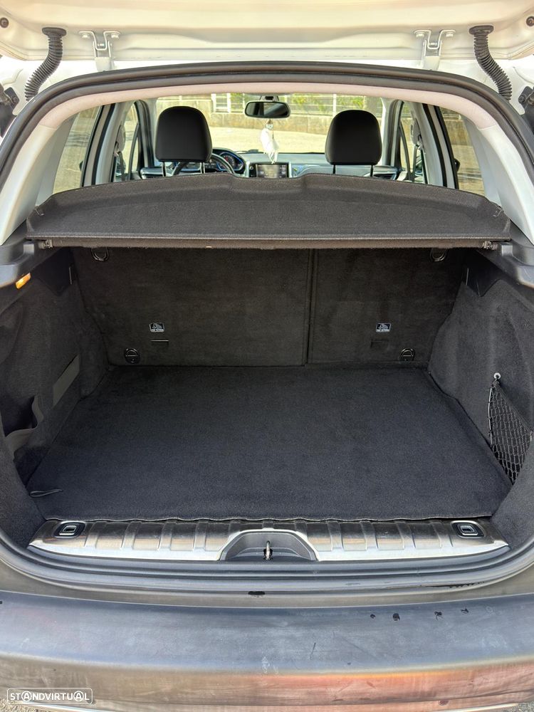 Peugeot 2008 1.2 PureTech Allure - 18
