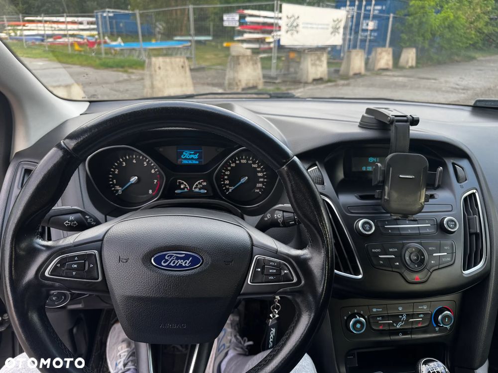 Ford Focus 1.6 Trend - 8