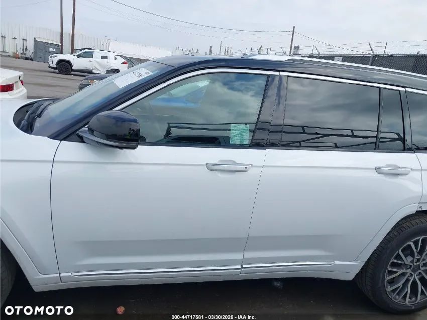 Jeep Grand Cherokee - 8