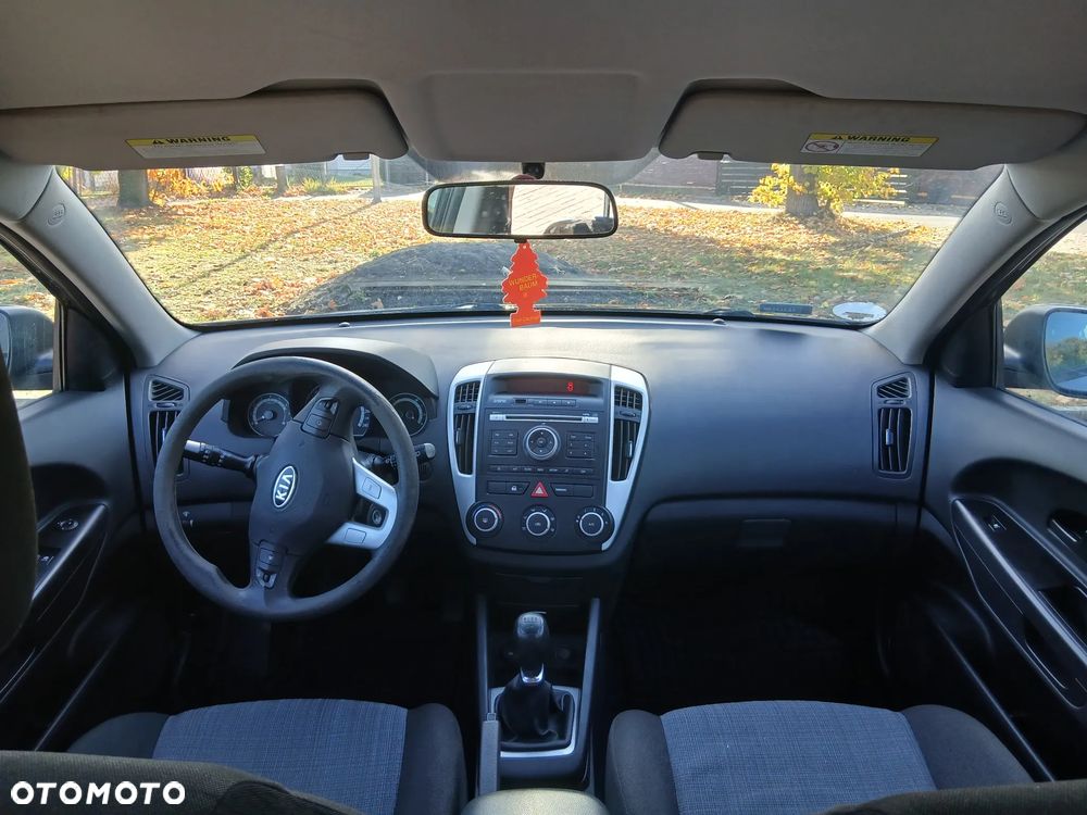 Kia Ceed - 8