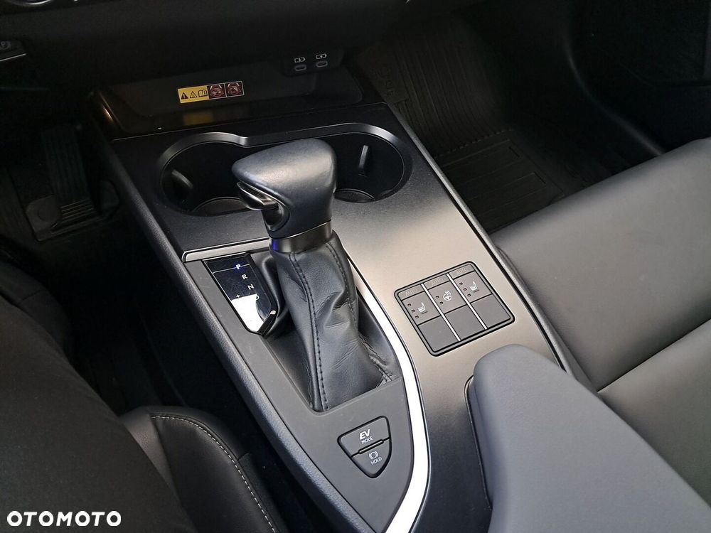 Lexus UX 250h GPF F Sport Design 2WD - 26