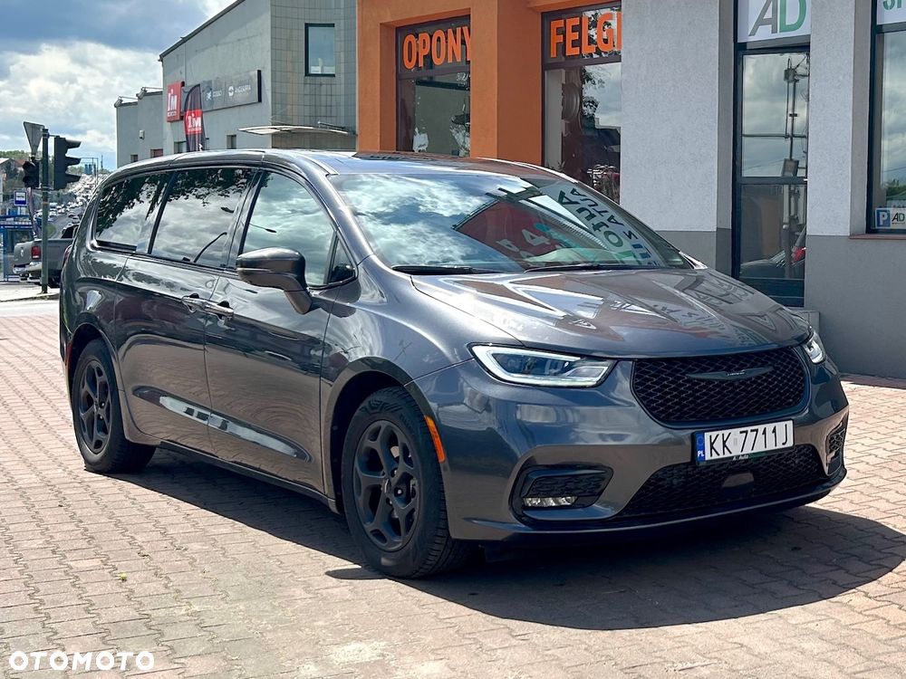Chrysler Pacifica - 2