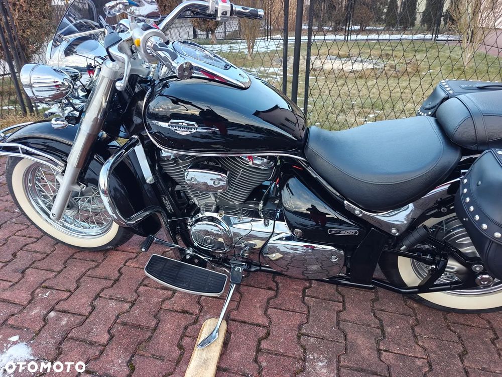 Suzuki Intruder - 24