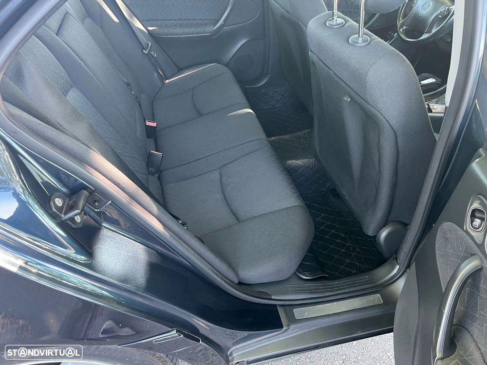 Mercedes-Benz C 220 - 10