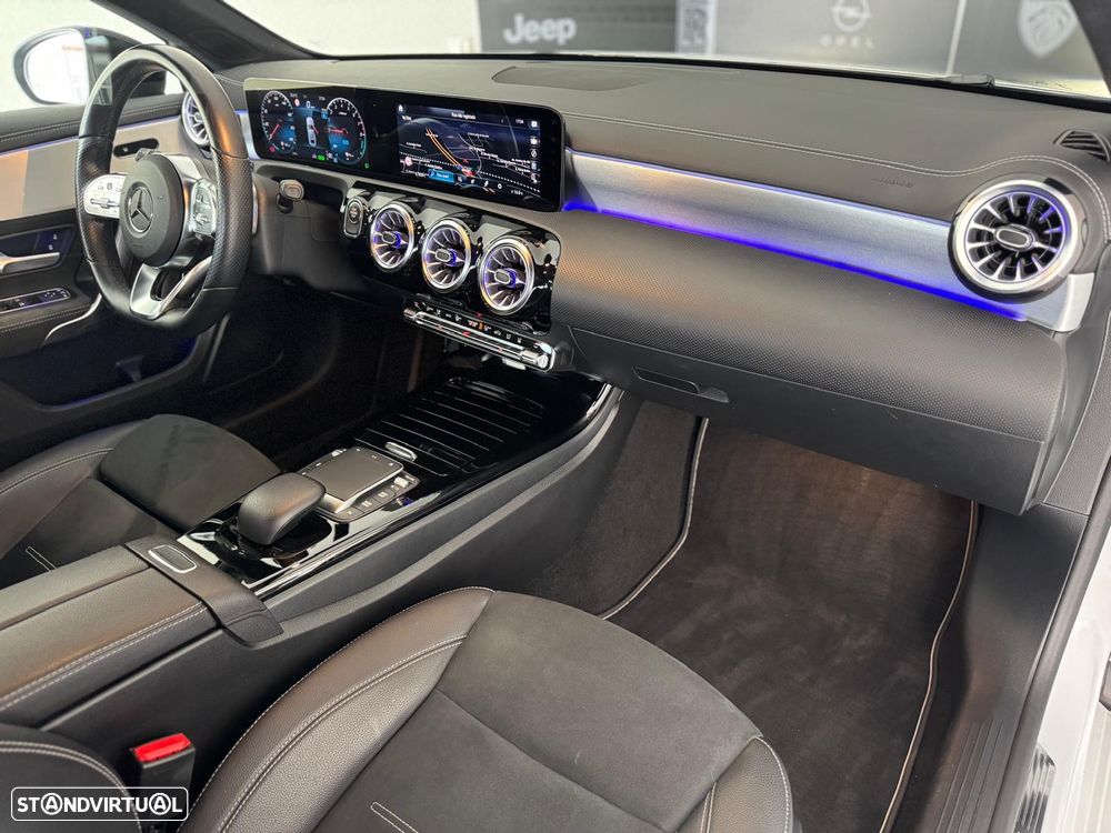 Mercedes-Benz A 250 e AMG Line - 26