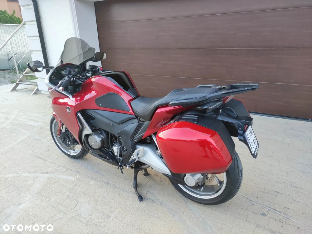 Honda VFR - 9