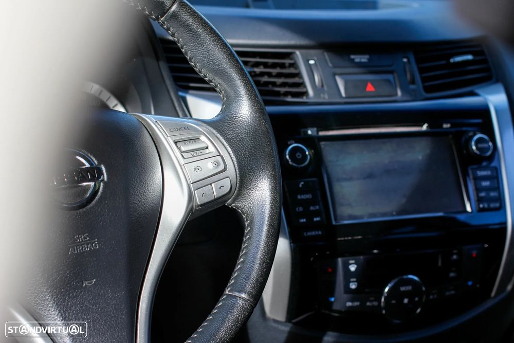 Nissan Navara 2.3 dCi CD 4WD N-Connecta Nav - 24