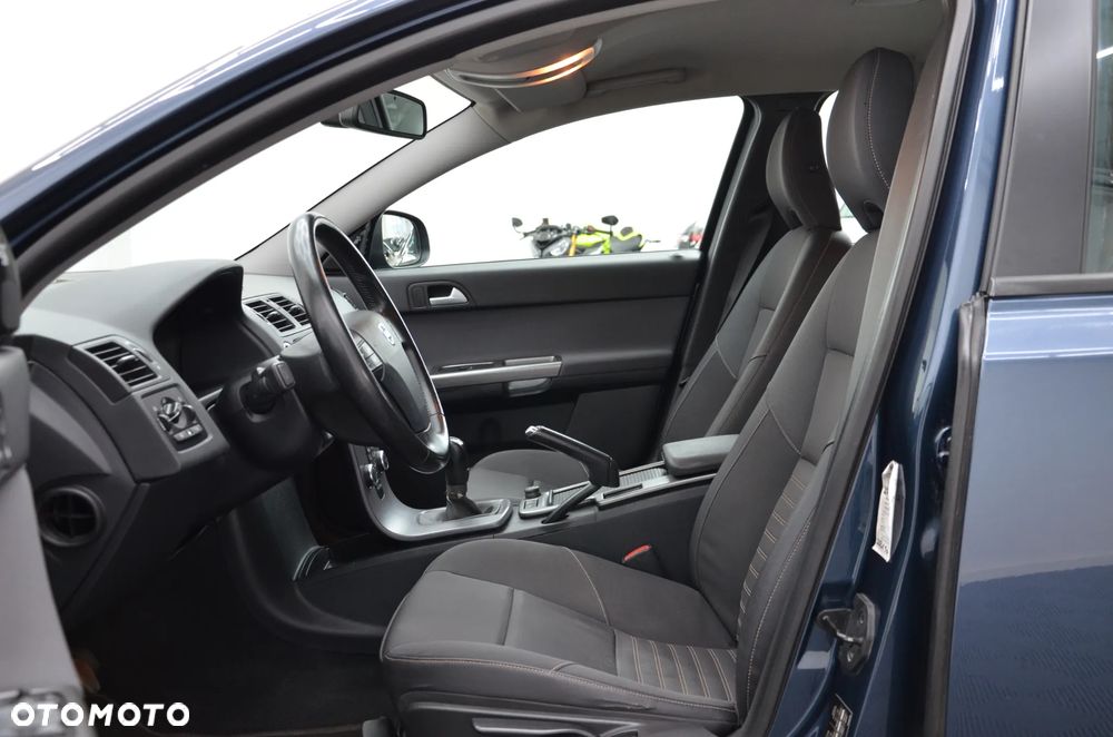 Volvo V50 1.6D DPF DRIVe - 11