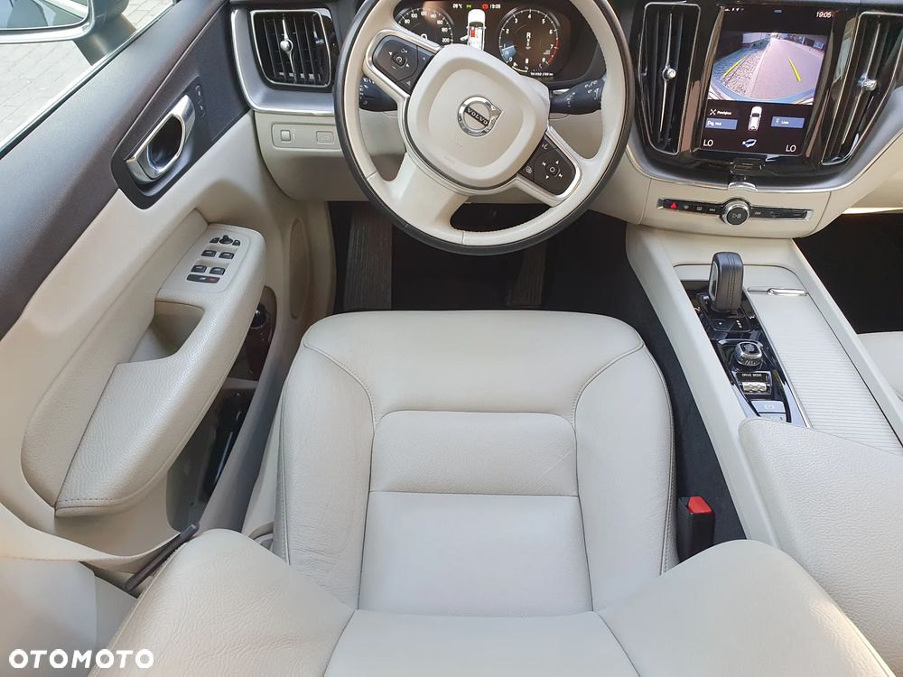 Volvo XC 60 B4 B Geartronic Momentum Pro - 1