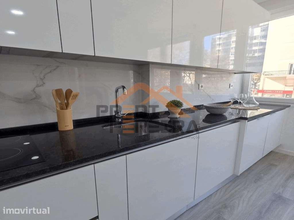 T3 remodelado, situado em Benfica. - Grande imagem: 5/20