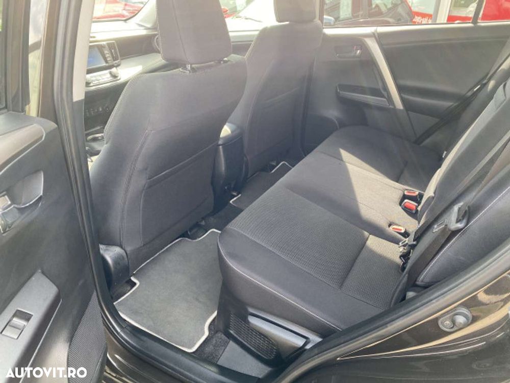 Toyota RAV4 - 11
