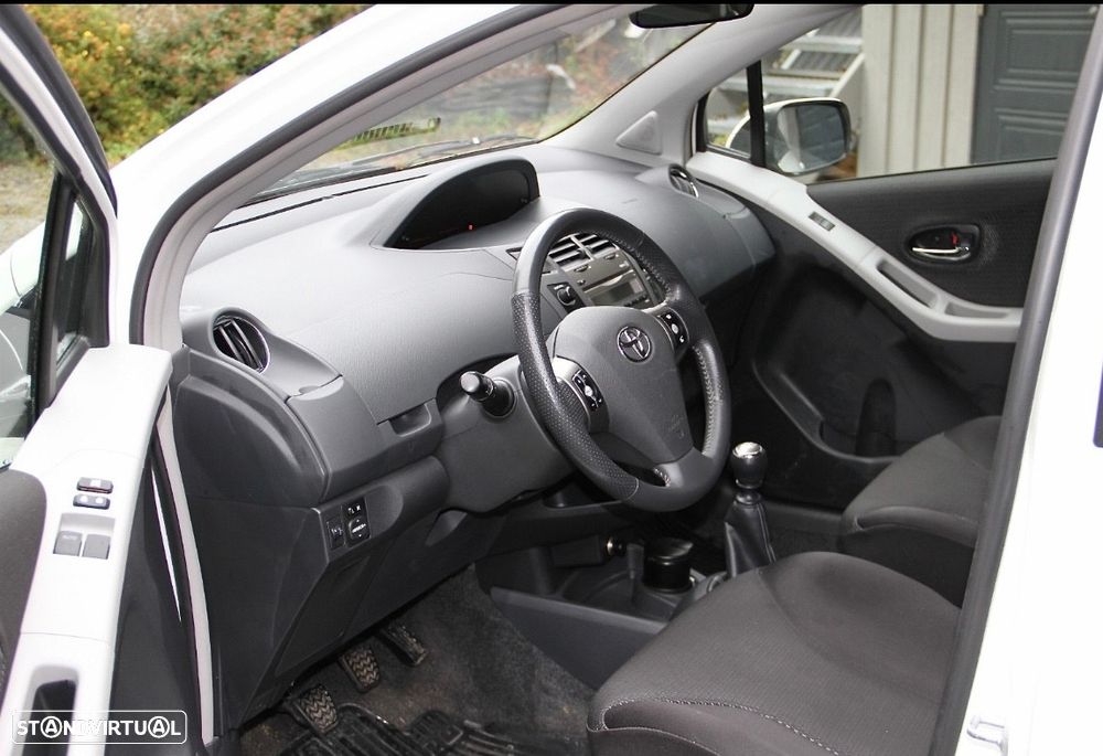 Toyota Yaris 1.8 VVT-i TS - 4