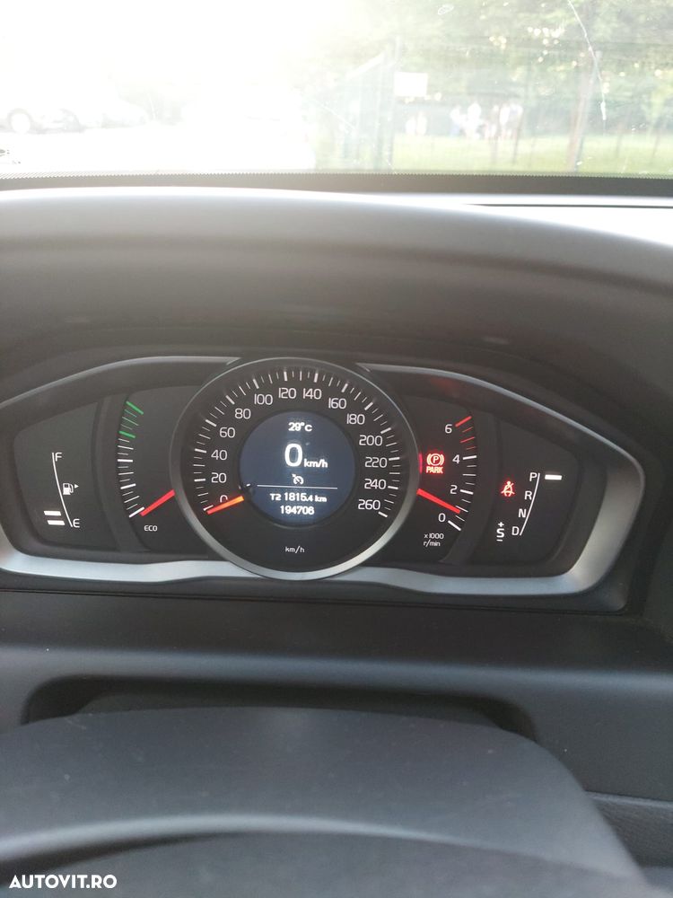 Volvo XC 60 D3 Geartronic Momentum - 25
