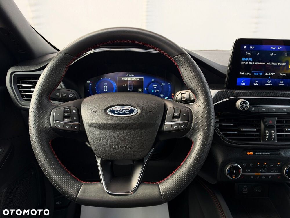 Ford Kuga 2.5 FHEV AWD ST-Line X - 18