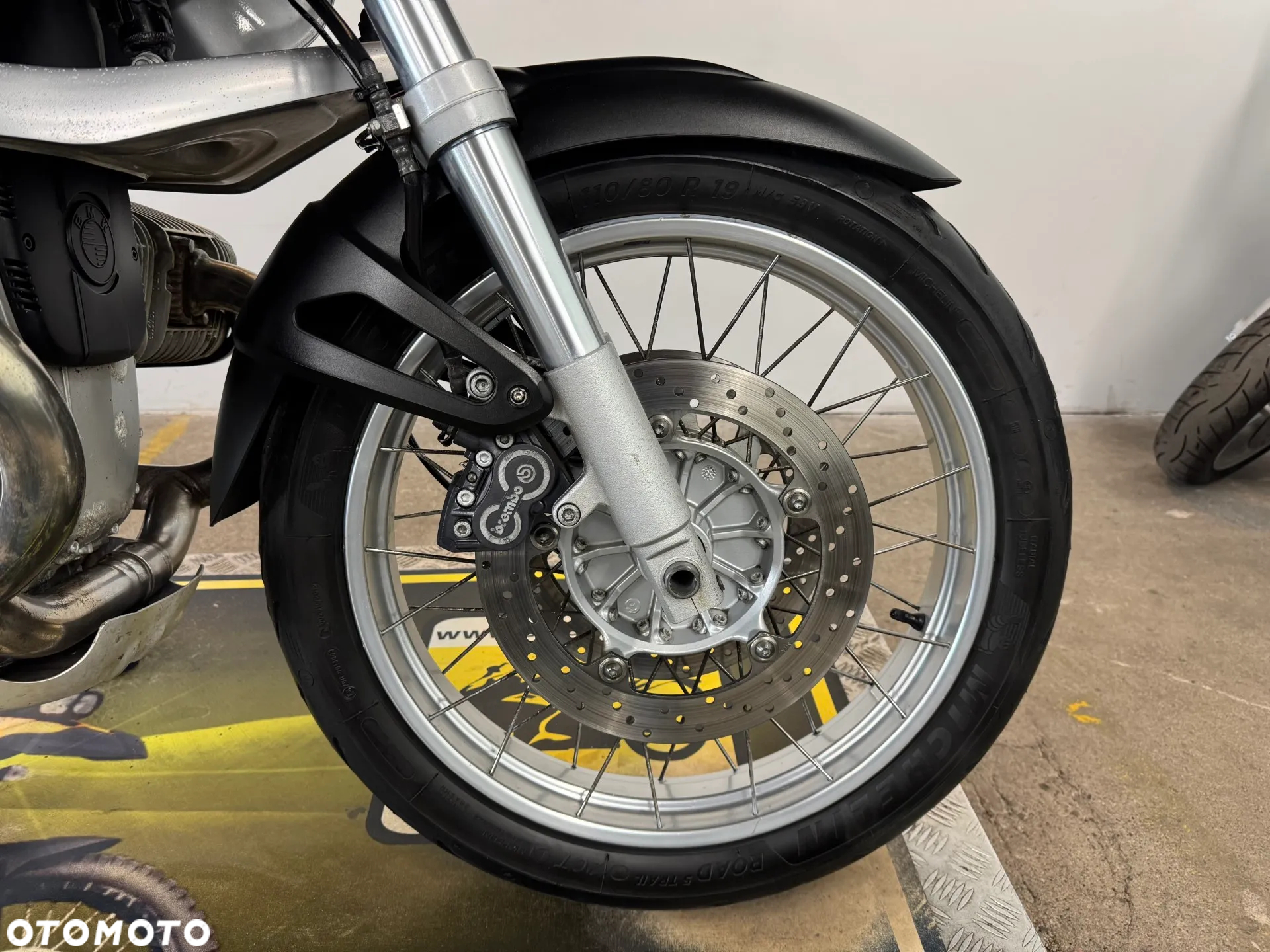 BMW R - 8