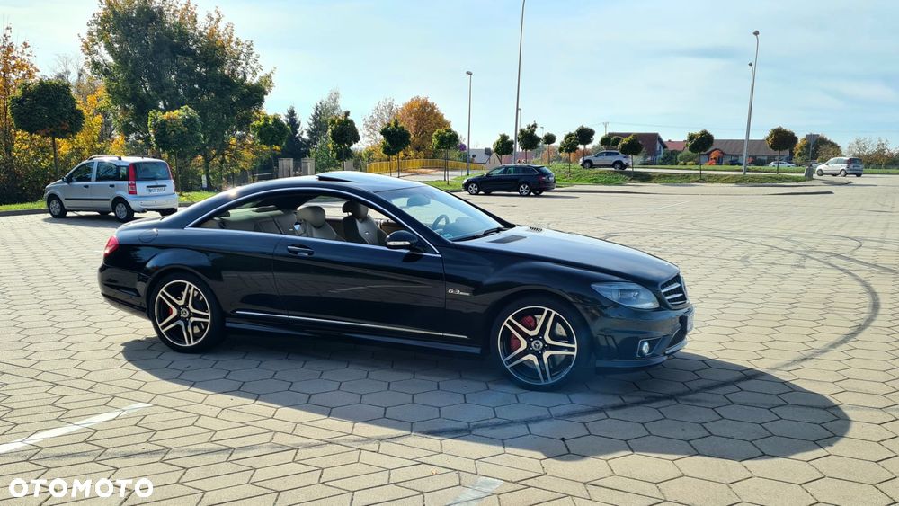 Mercedes-Benz CL 63 AMG - 12