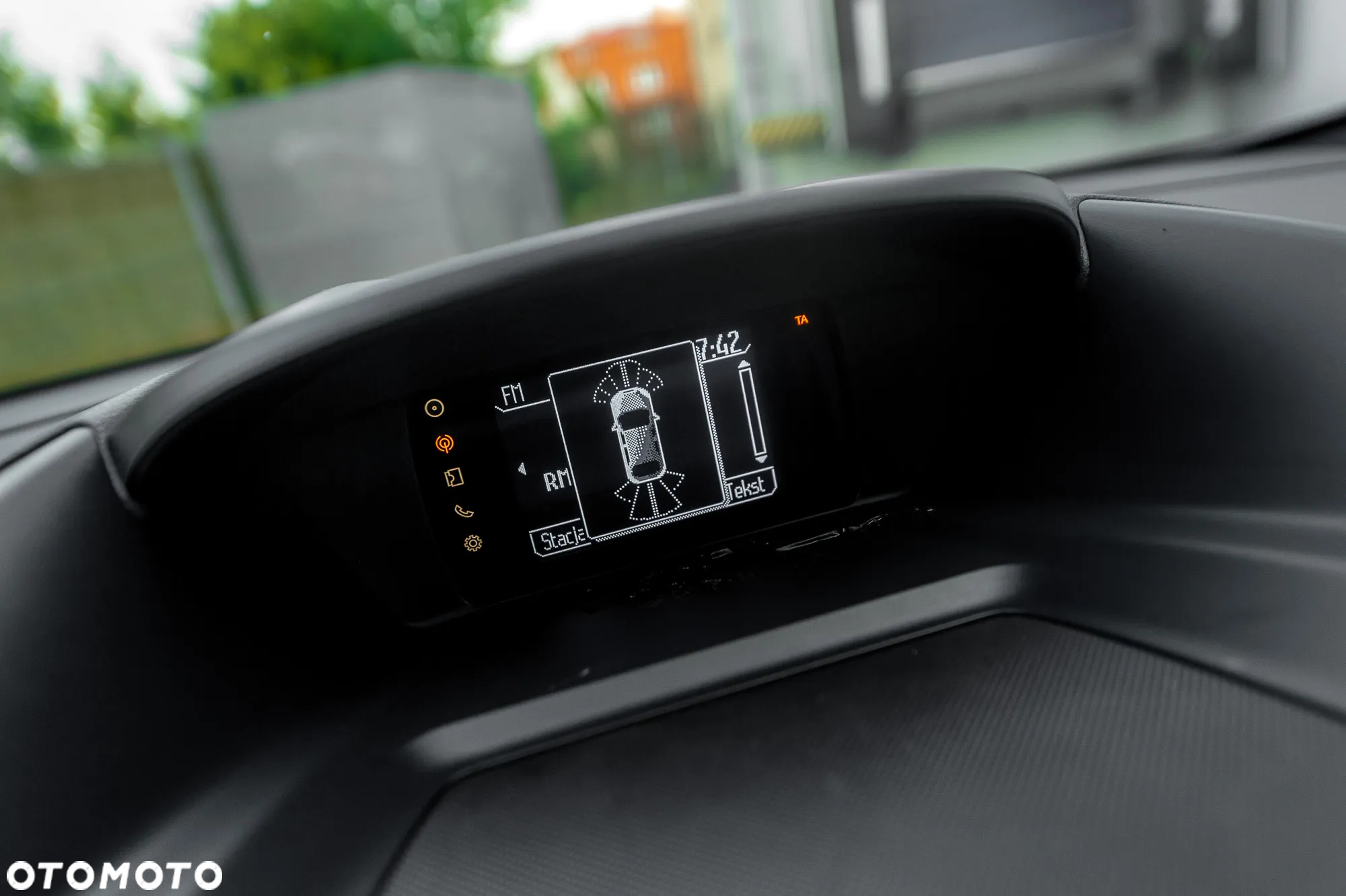 Ford Grand C-MAX - 22