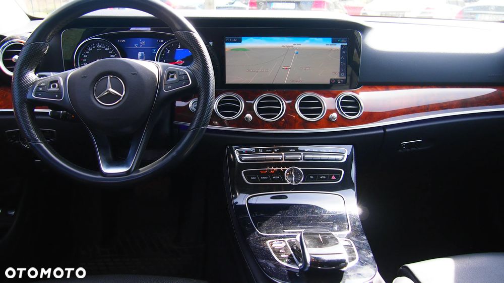 Mercedes-Benz Klasa E 220 d 4-Matic 9G-TRONIC - 9