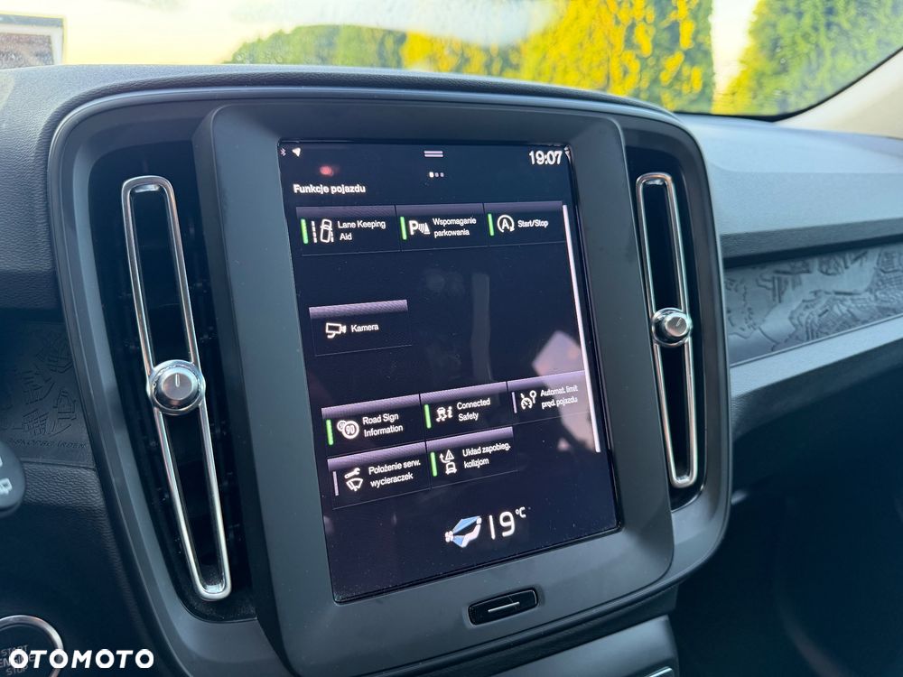 Volvo XC 40 T2 Essential - 21