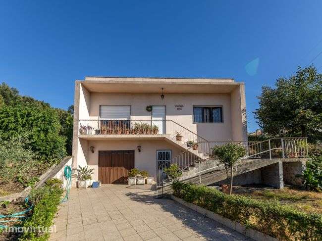 Moradia Individual T4 com Terreno de 900 m² em Lago, Amares - Grande imagem: 3/16
