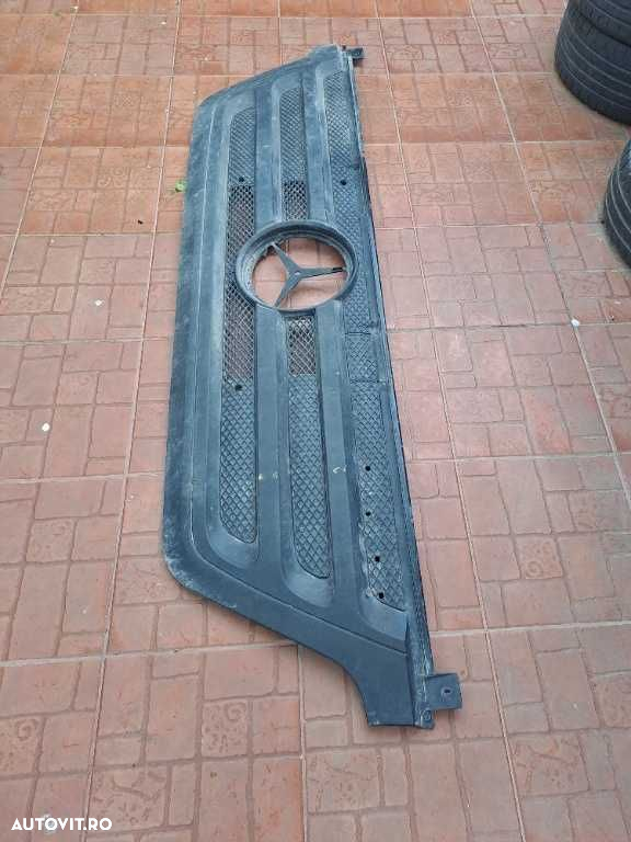 Grila radiator Mercedes Axor originala - 2