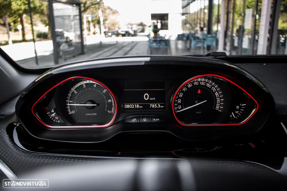 Peugeot 2008 1.2 PureTech GT Line - 19