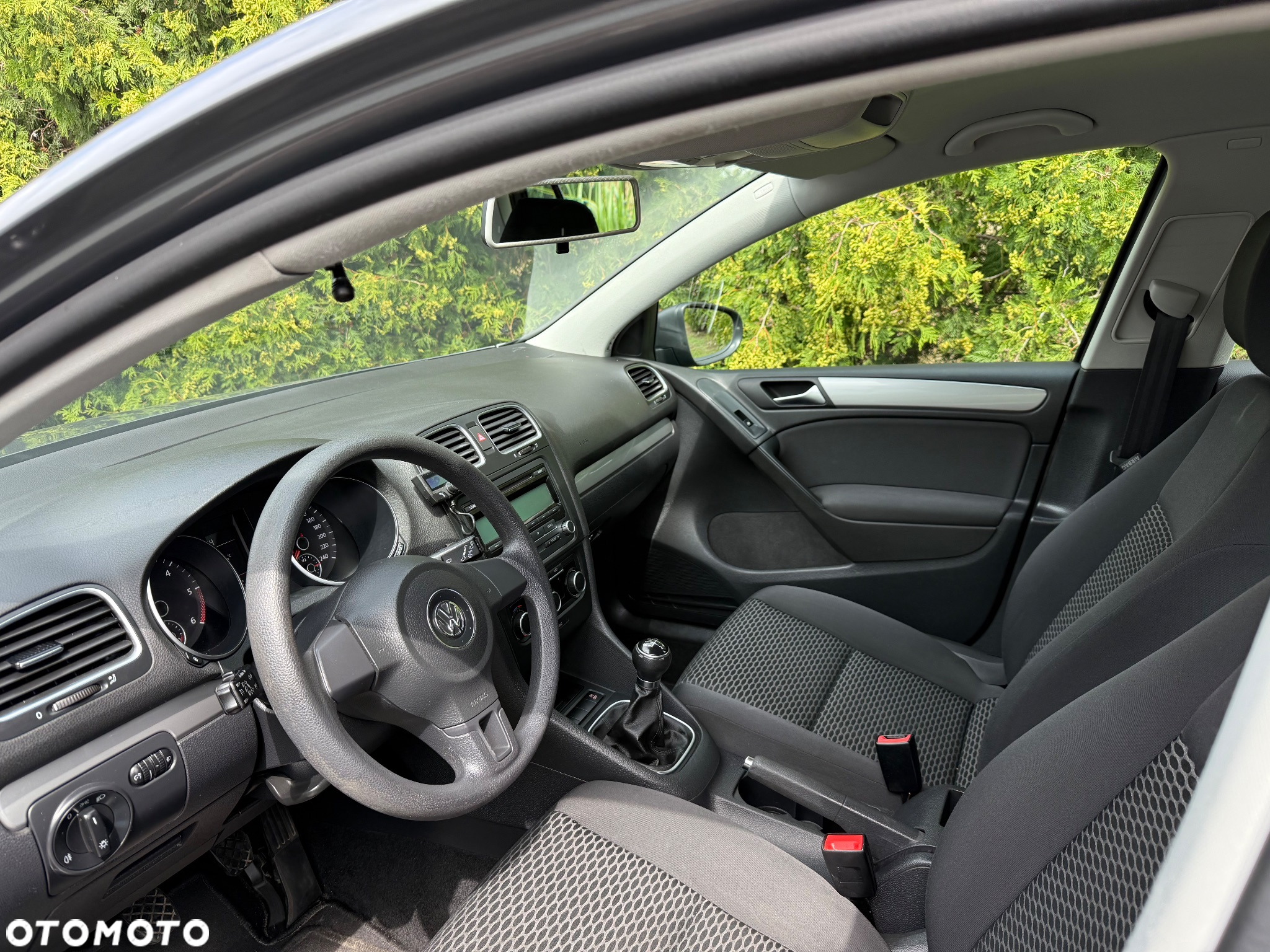 Volkswagen Golf 1.6 TDI DPF BlueMotion - 16