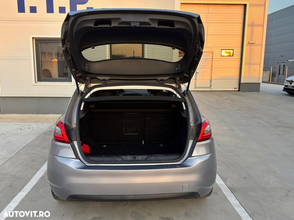 Peugeot 308 1.2L PureTech 130 S&S EAT8 Allure - 29