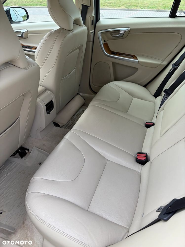 Volvo V60 D4 AWD Drive-E Summum - 9