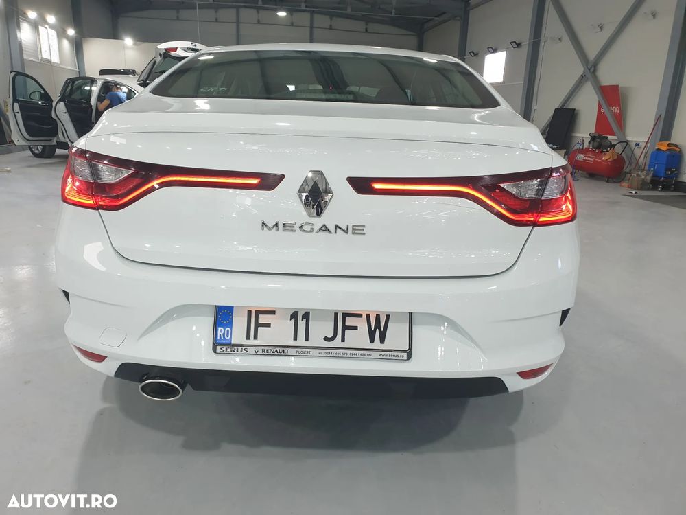 Renault Megane TCe Business - 11