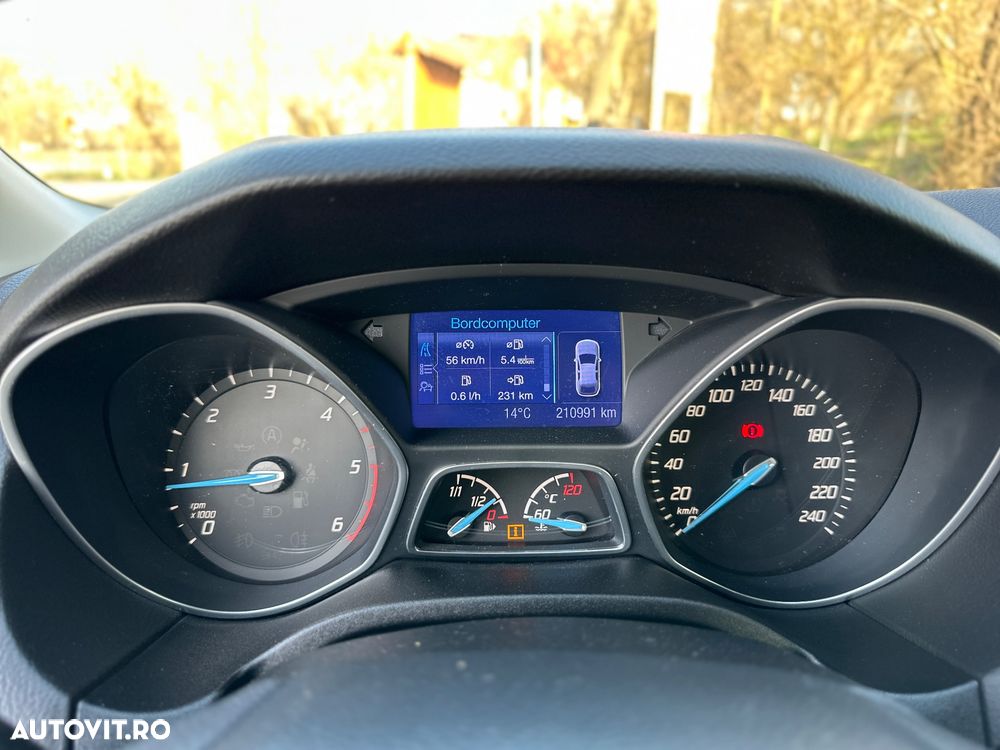 Ford Focus 1.6 TDCi DPF Champions Edition - 10